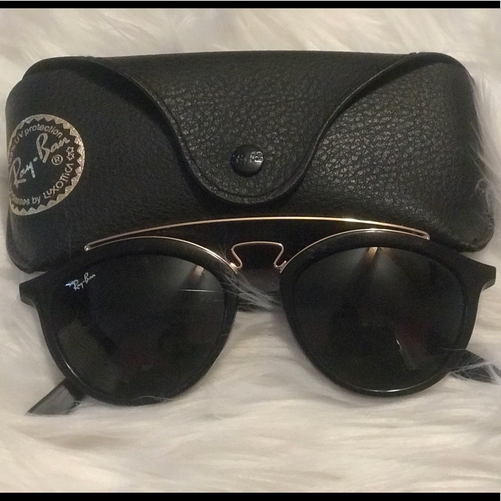 🚨 PRICE CUT RAY Ban Shades🚨willing to negotiate